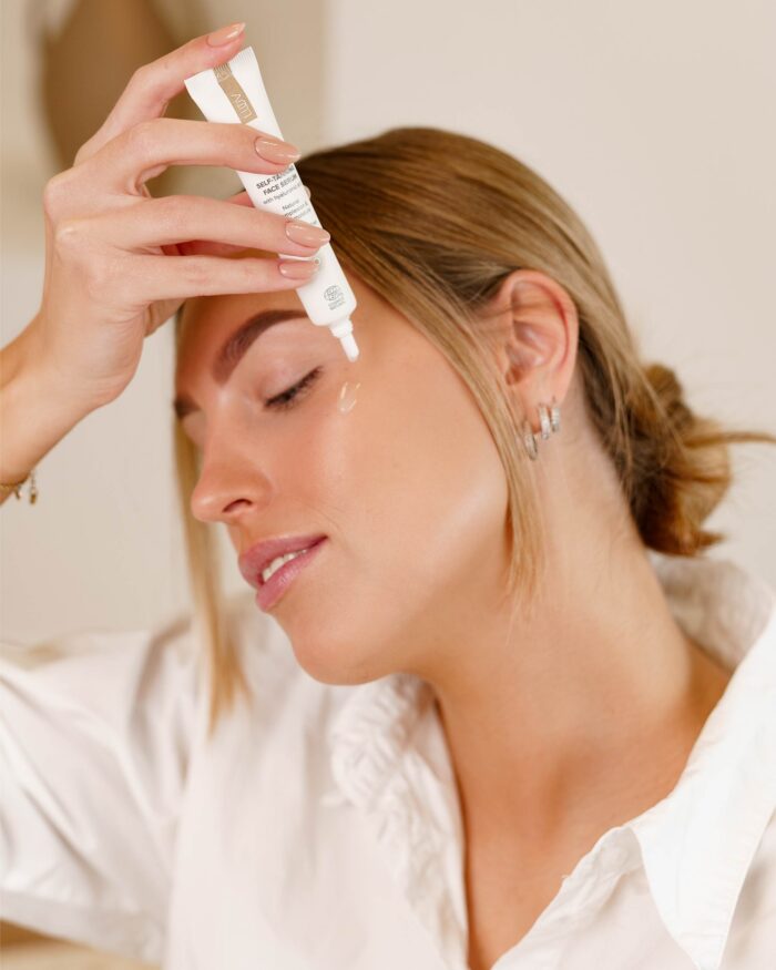 Luuv isepruunistav näoseerum