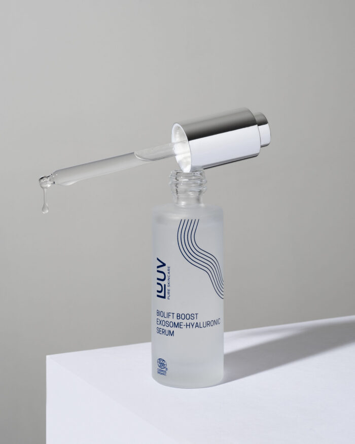 eksosoomide ja hüaluroonhappega seerum