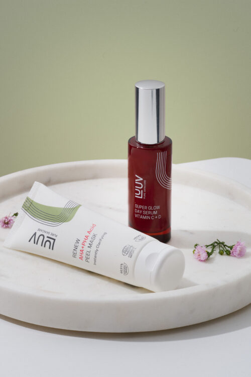 Klaar ja särav nahk: Uuendav näomask AHA+PHA hapetega ja Kirgastav C- ja D vitamiini seerum