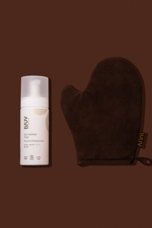 Isepruunistav vaht ja aplikaatorkinnas